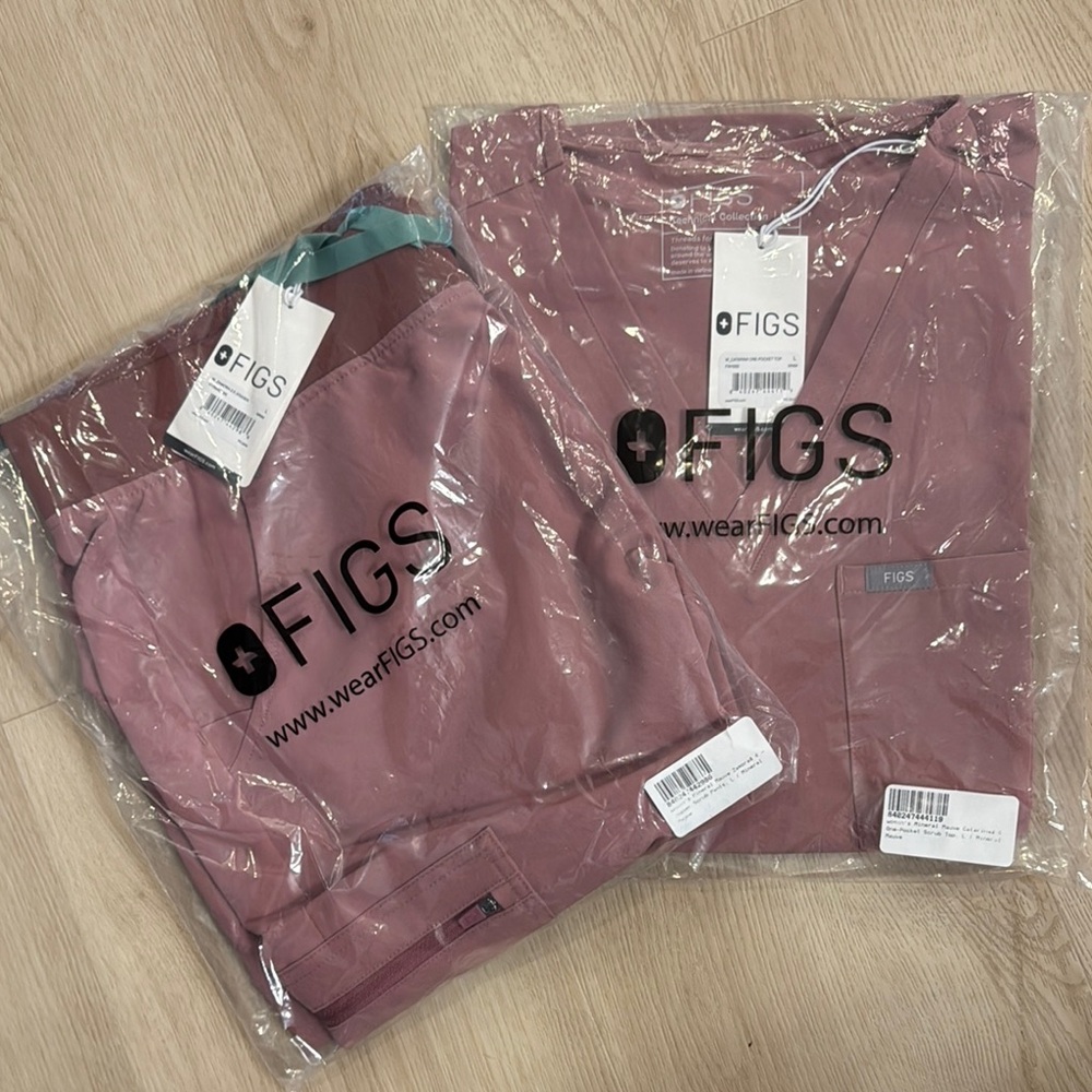 Figs mineral mauve Scrub Set size large bottoms are joggers